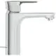 Ein moderner Chrom-Wasserhahn von Ideal Standard mit schmalem Auslauf und seitlichem Hebel zur Steuerung des Wasserflusses.